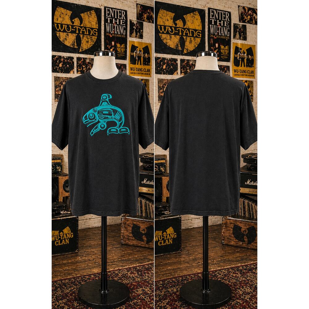 Vintage Embroidered Orca Killer Whale Tee Black Size Small USA Art